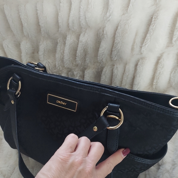 🔥NWOT💥 DKNY Black Leather Purse - Picture 4 of 8